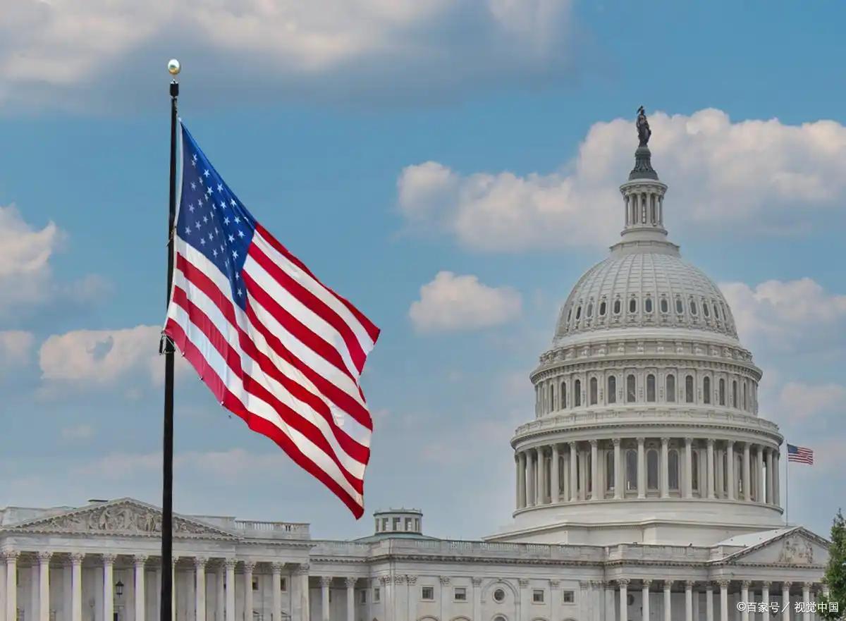 美股再创新高，鳄王达利欧警告：AI泡沫正形成，黄金是美元霸权的终结者？